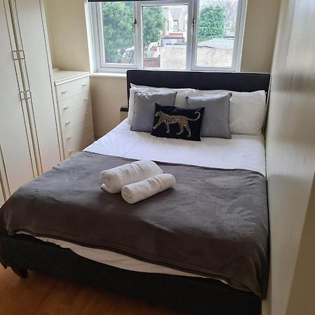 Sav Apartments Watford Watford  Oda fotoğraf
